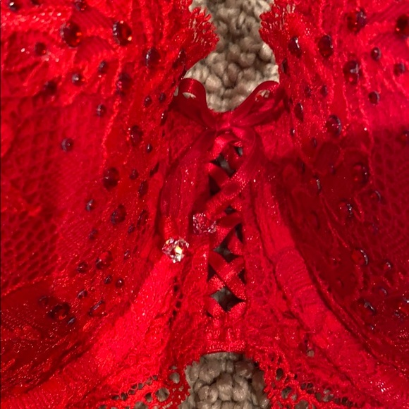 Victoria’s Secret Swarovski Bra - Picture 3 of 5